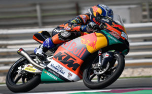 Moto3, Qatar: Fernandez bate McPhee no Warm Up thumbnail