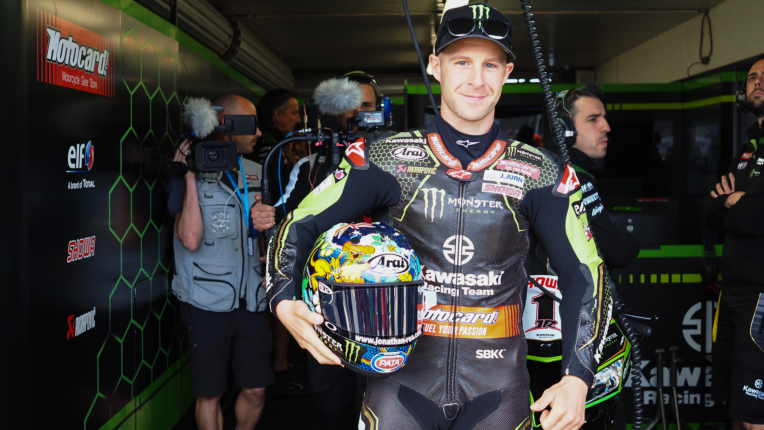 SBK Austrália: Rea leiloa capacete especial