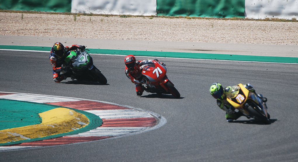 CNV, Portimão 1: Queda de Bento facilita a Gonçalo Ribeiro