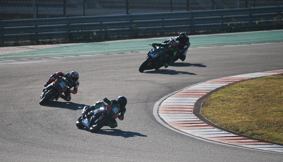 CNV, Portimão 1: Curva contraria as Aprilia Tuono