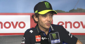 MotoGP, 2020, Misano: Rossi, batido pelos próprios alunos, graceja thumbnail