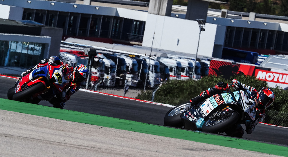 SBK, 2021, Portimão: Rea vence e aproxima-se após queda de Razgatlioğlu