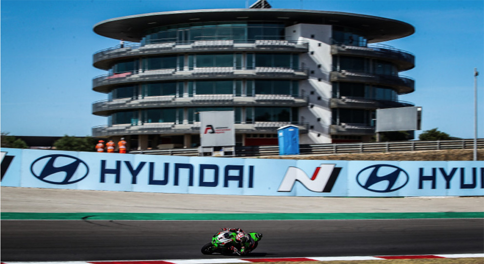 SBK, 2021, Portimão: Van der Mark em primeira vitória da BMW em nove anos, Rea cai novamente à chuva