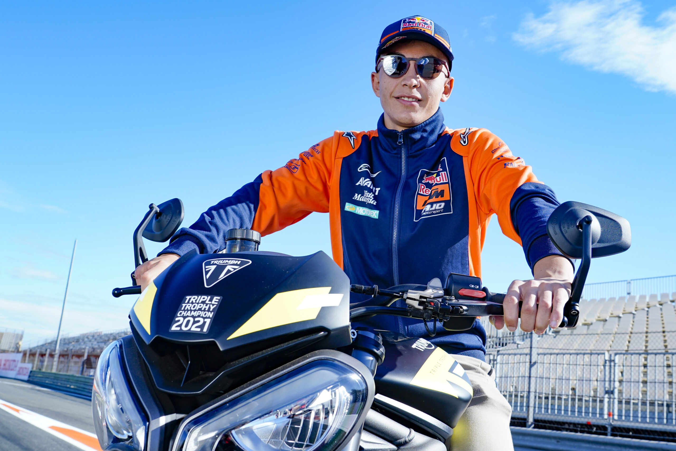 Moto2: Fernandez vence o Triumph Triple Trophy 2021