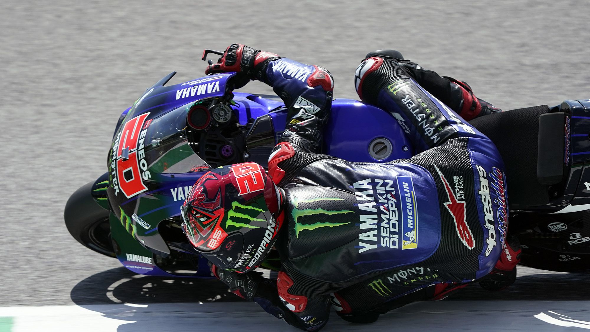 MotoGP: Porque é que os novos pilotos se mexem tanto na moto?