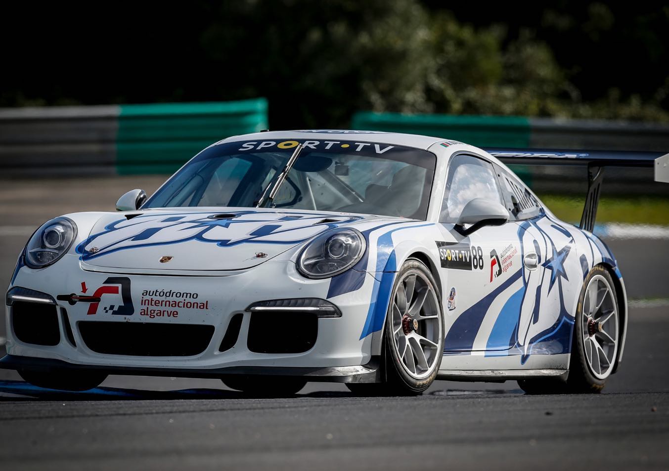 MotoGP: Miguel Oliveira a brilhar no Estoril com um Porsche