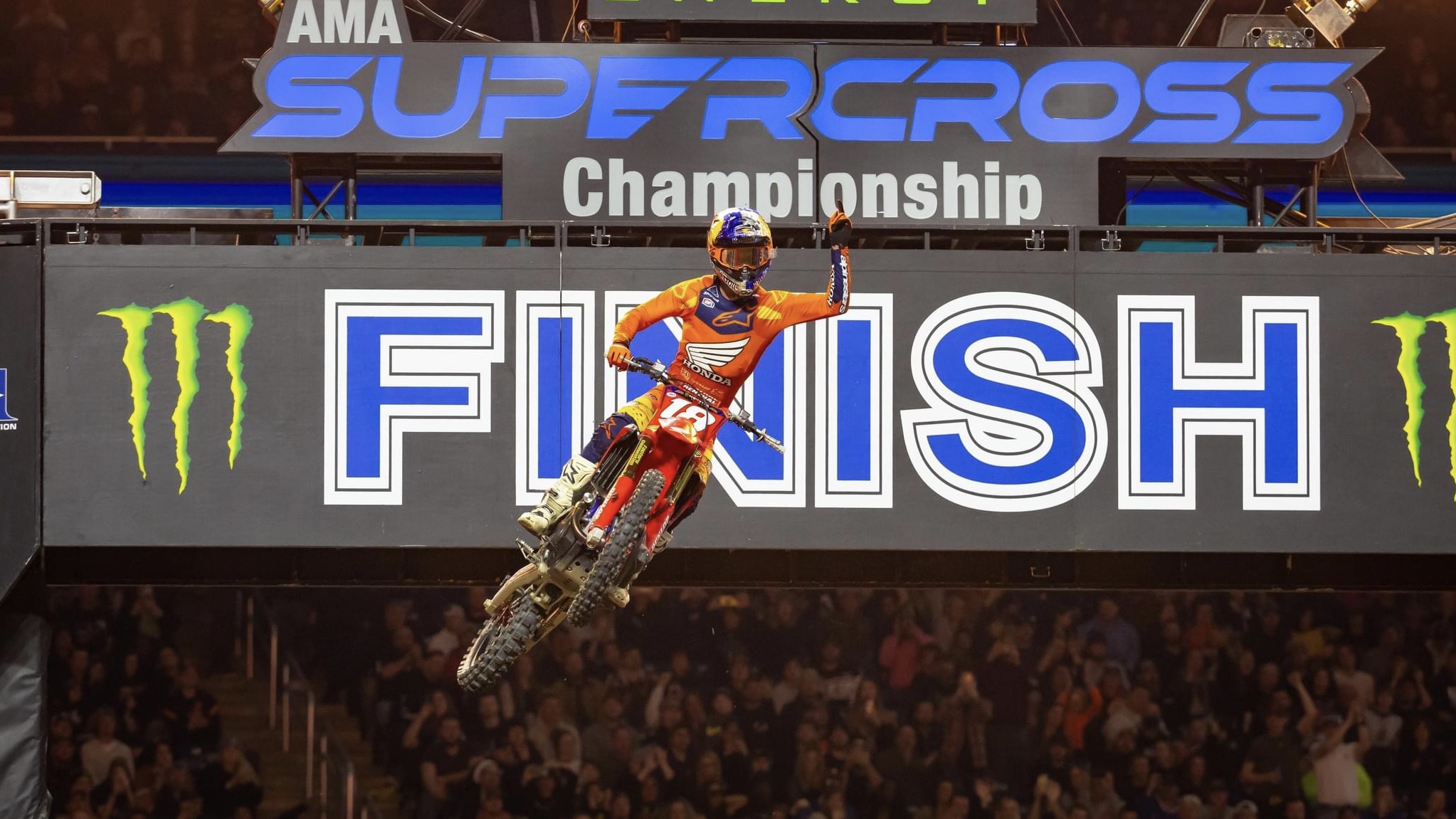 Vídeo AMA Supercross 250, Indianapolis: Jett Lawrence arrasa concorrência