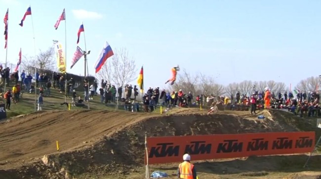 Vídeo MX2, Lombardia: A aparatosa queda de Tom Vialle