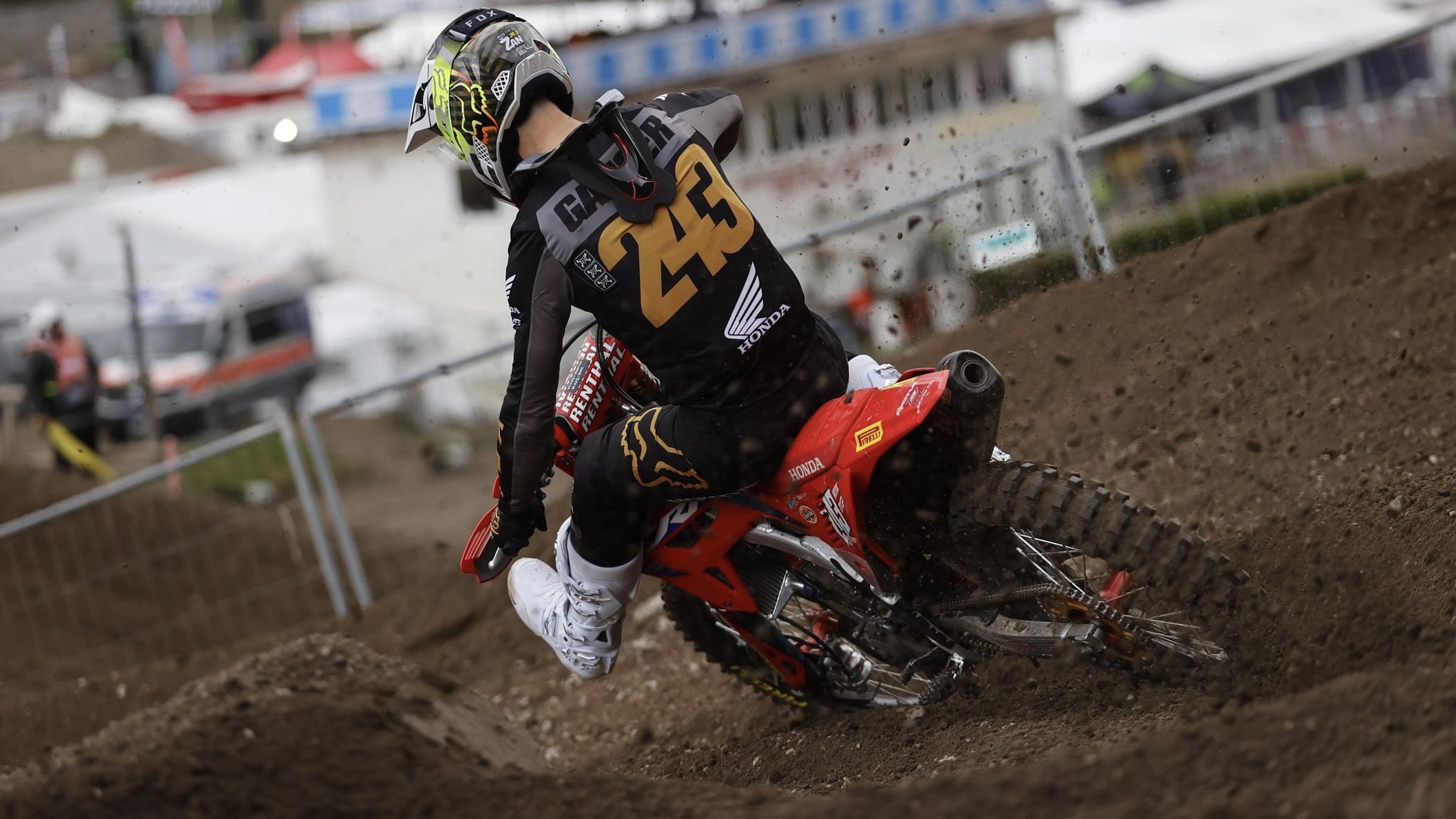 MXGP, Trentino, 1.ª manga: Tim Gajser mais forte que Glenn Coldenhoff