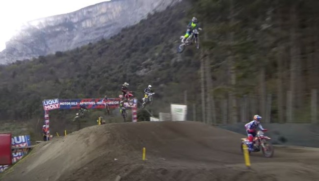 Vídeo MXGP, Trentino: O gigante triplo salto de Jeremy Seewer!