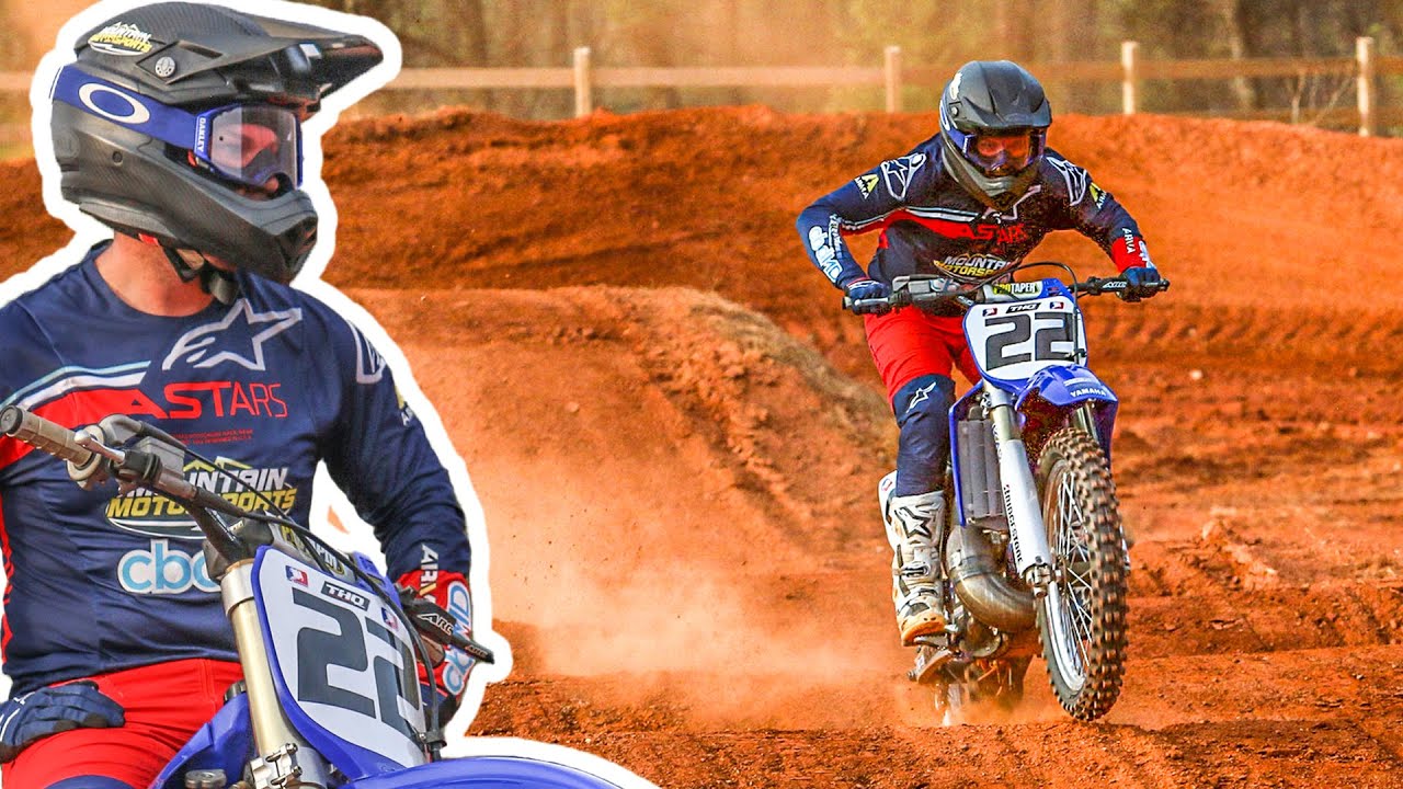 Vídeo Supercross: Chad Reed volta a pilotar a sua Yamaha YZ250 2T de 2004!