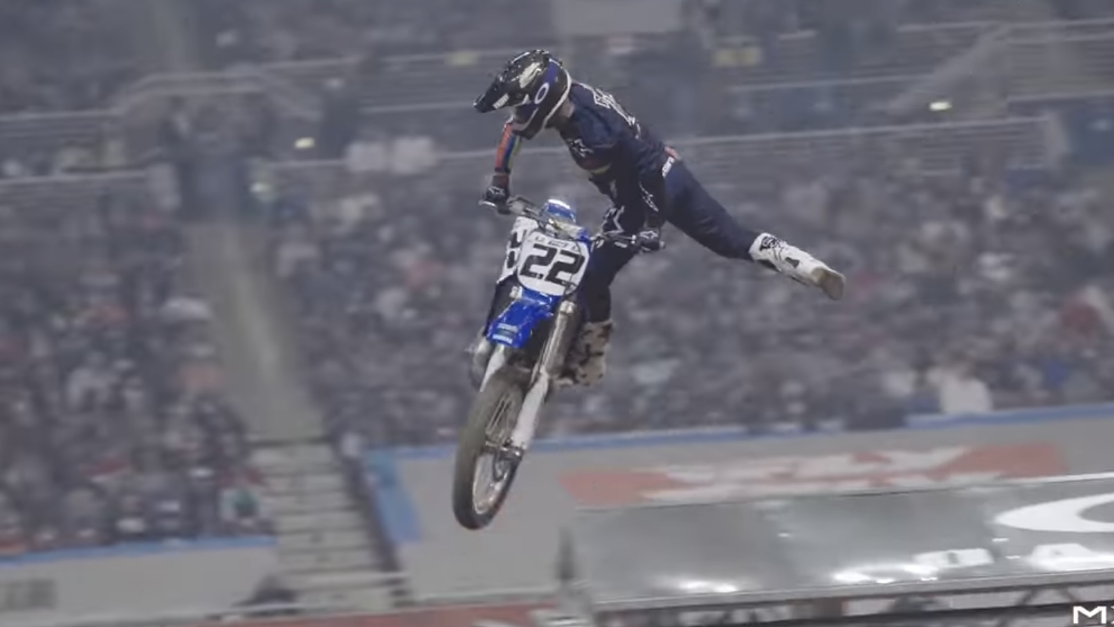 Vídeo AMA Supercross: Chad Reed com a 250cc 2T em St. Louis!