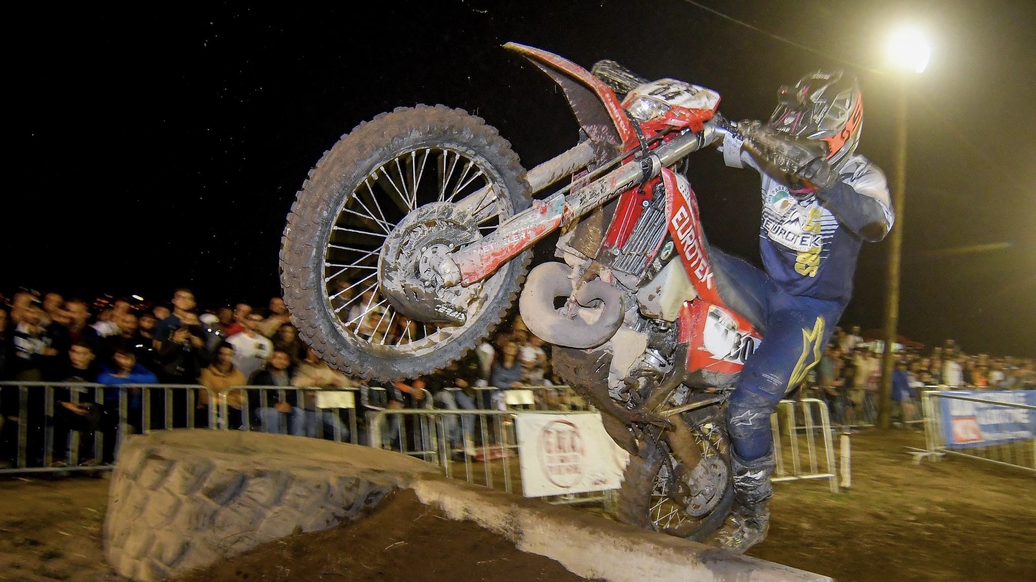 Extreme XL Lagares, EnduroCross: Will Hoare vence corrida de cortar a respiração!