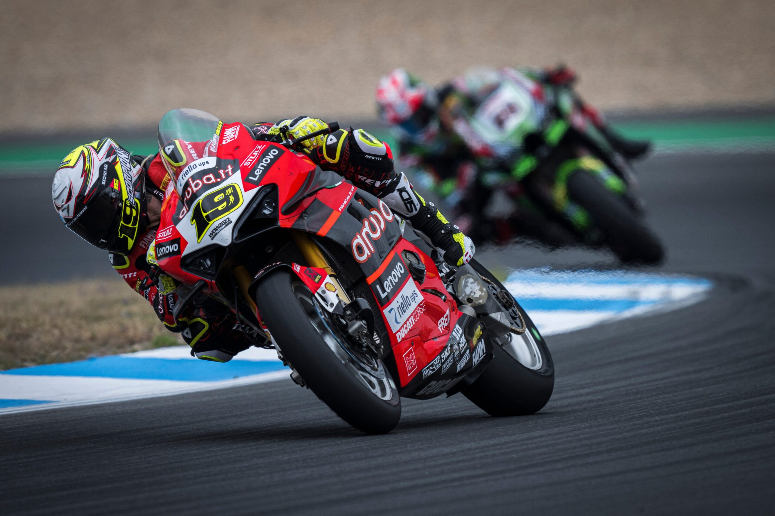 WSBK, Estoril, Corrida 1: Alvaro Bautista vence duelo épico
