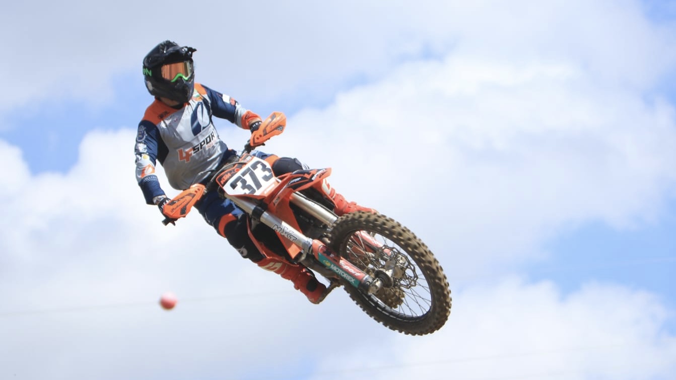 CN Motocross, Fernão Joanes, Manga MX1: Vitória tranquila de Sandro Peixe