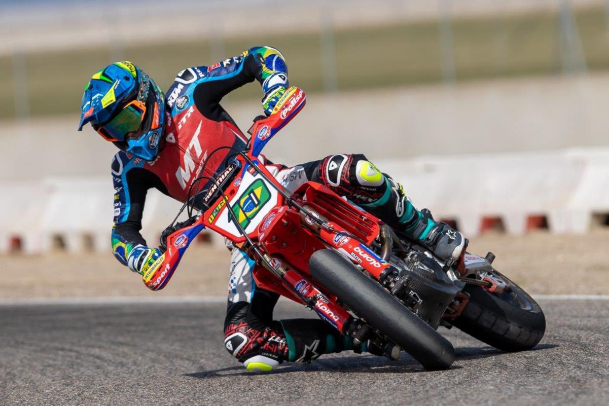 MotoGP: Diogo Moreira triunfa no Mundial de Supermoto