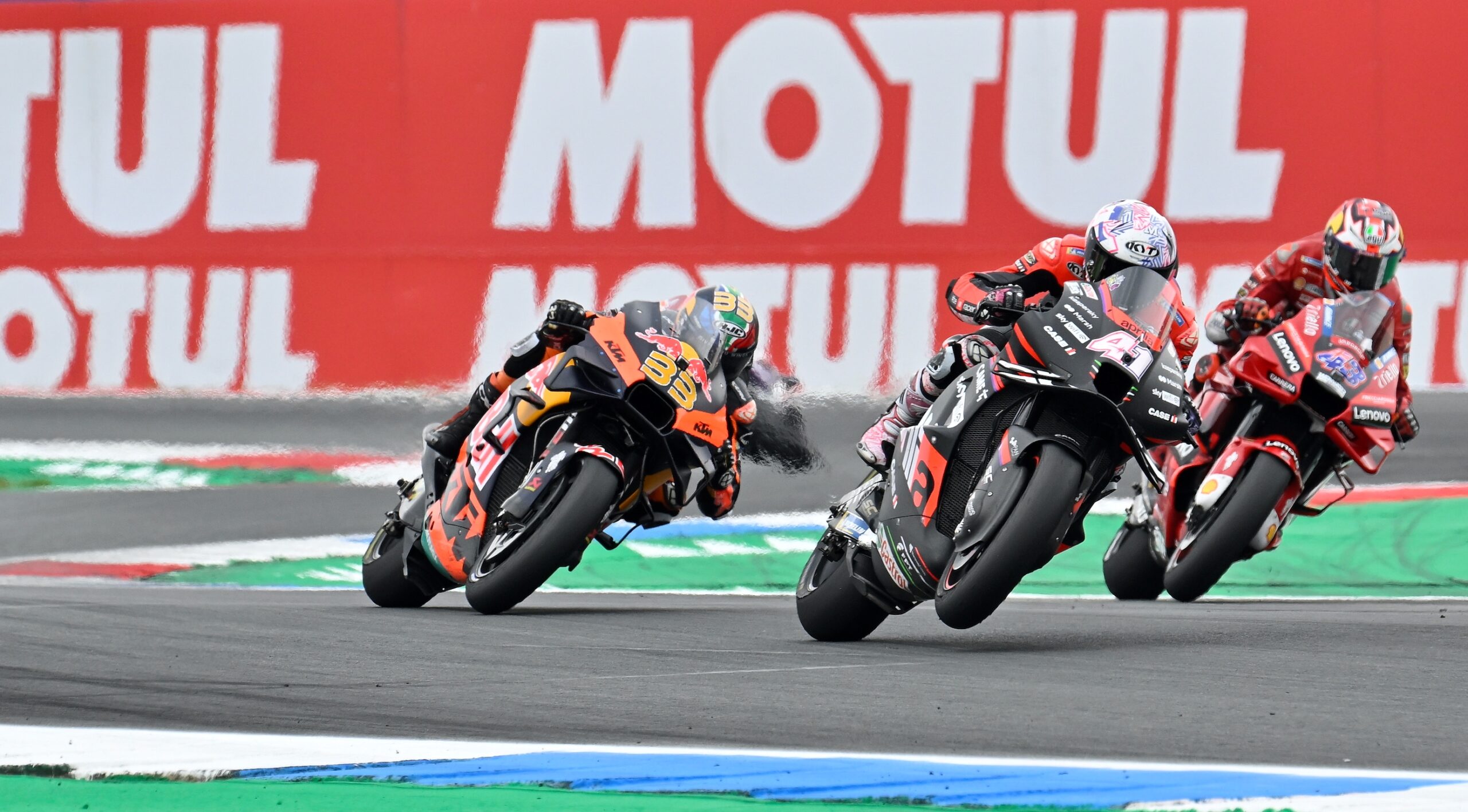 MotoGP, Países Baixos: A incrível manobra de Aleix Espargaró