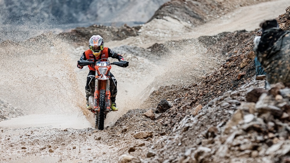 Erzberg Rodeo, Prólogo, Sexta-feira: Russell o mais rápido, Vieira 25.º