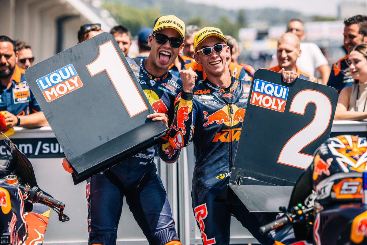 Moto2: Festa rija na equipa de Aki Ajo