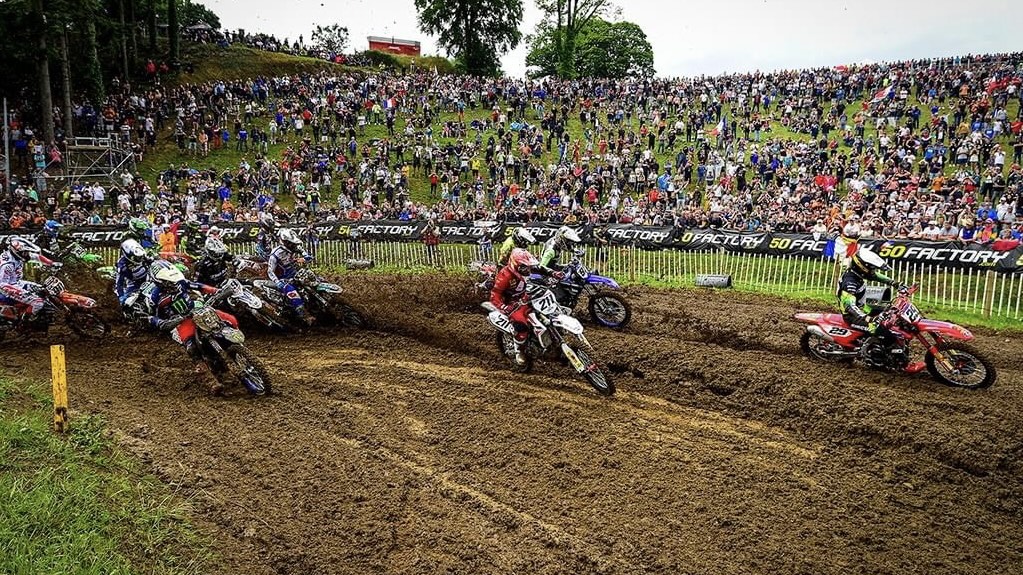 Vídeo MXGP, França, Qualificações: Jacobi e Langenfelder, os melhores na lama