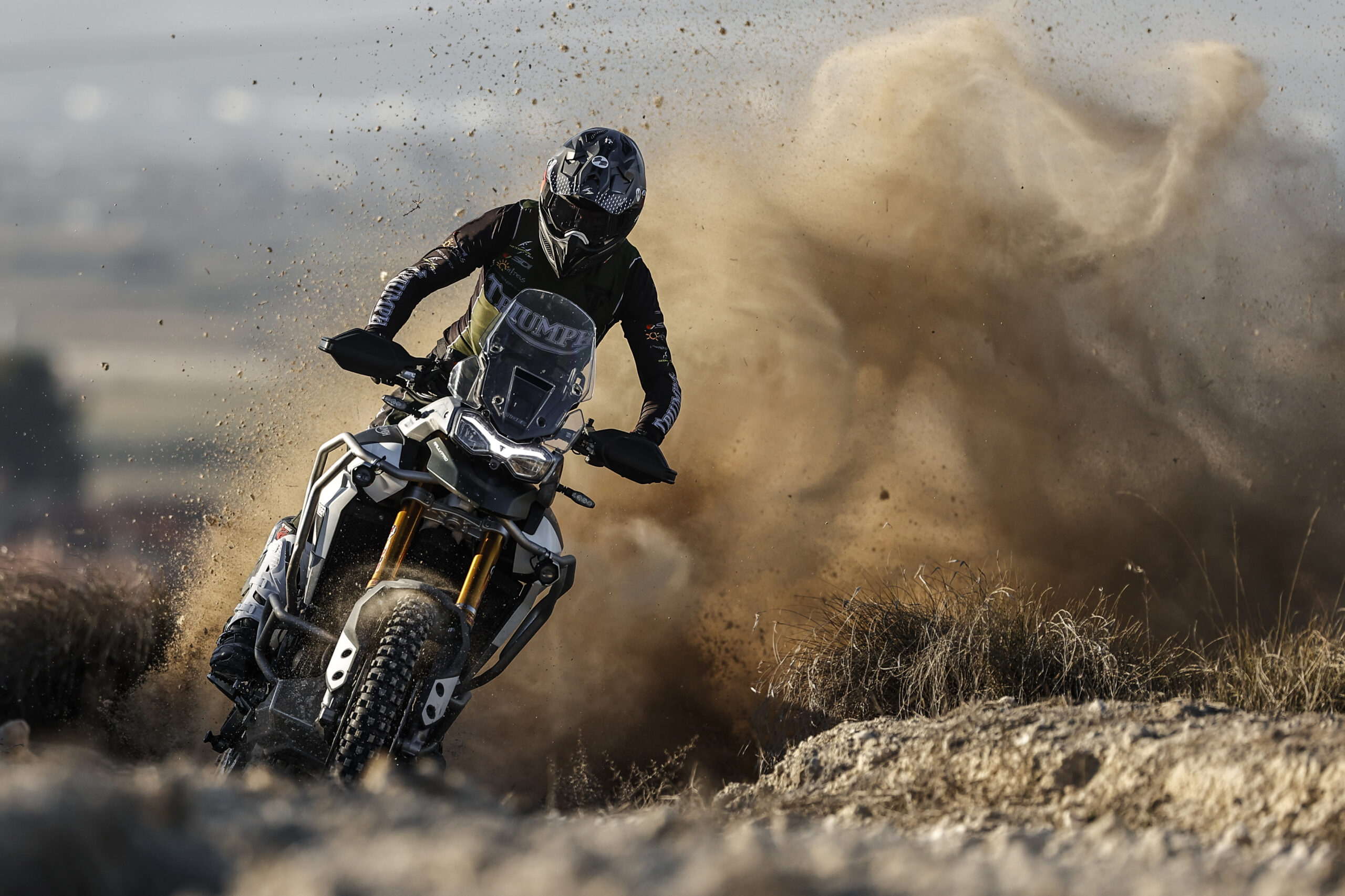 Triumph participa na Baja Aragon com Iván Cervantes