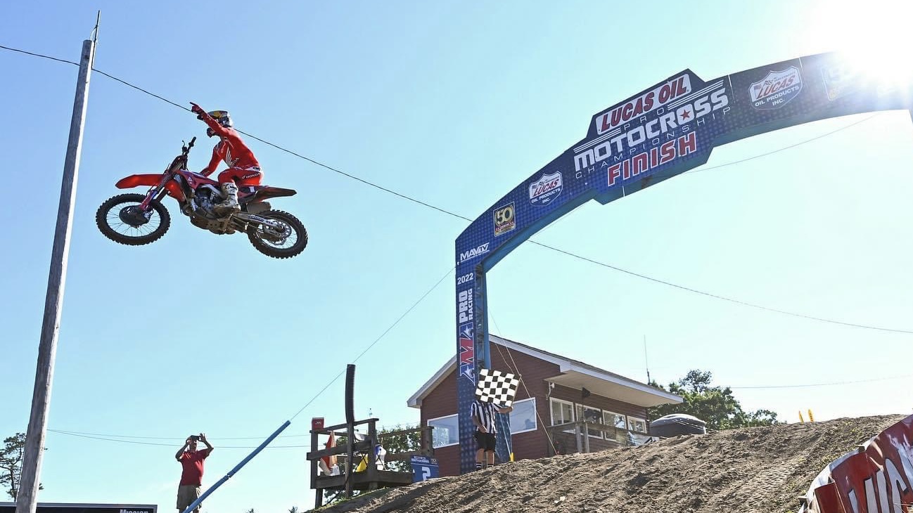Vídeo AMA Motocross, Southwick: Novos triunfos de Tomac e Lawrence