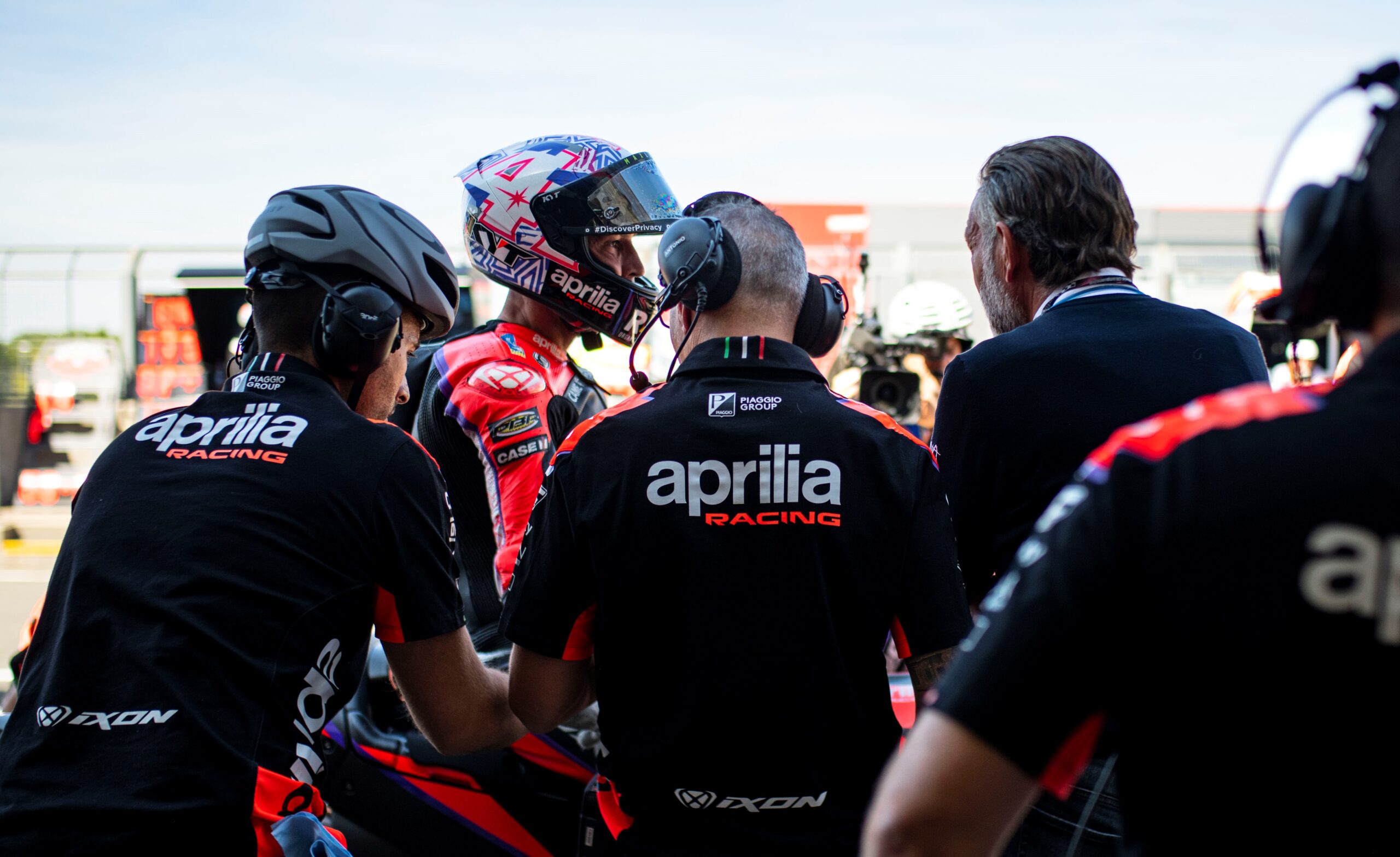 MotoGP, Aleix Espargaró (6º): “Estou com dores, vamos ver se é possível fazer a corrida”