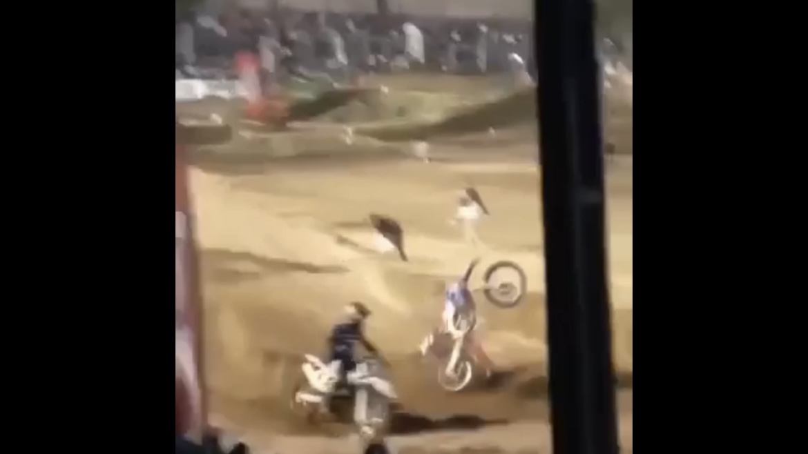 Vídeo CN Supercross, Fafe: A aparatosa queda de Luís Oliveira