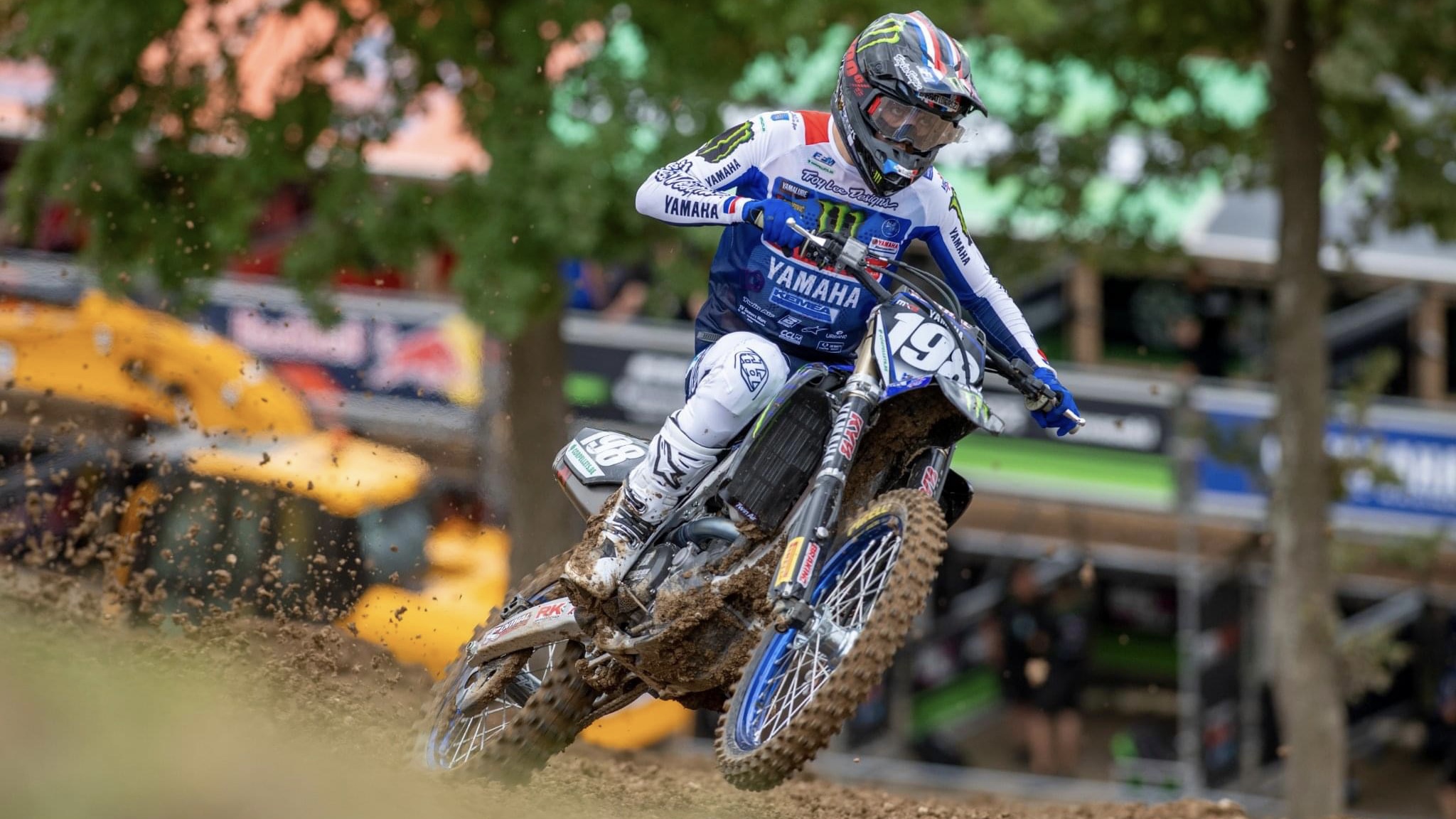 MX2, Charente Maritime, 1.ª manga: Benistant bate Vialle e Geerts