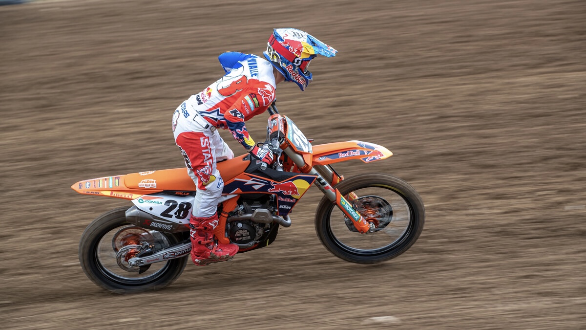 MX2, Charente Maritime, Final:  Vialle encurta vantagem de Geerts para 2 pontos!
