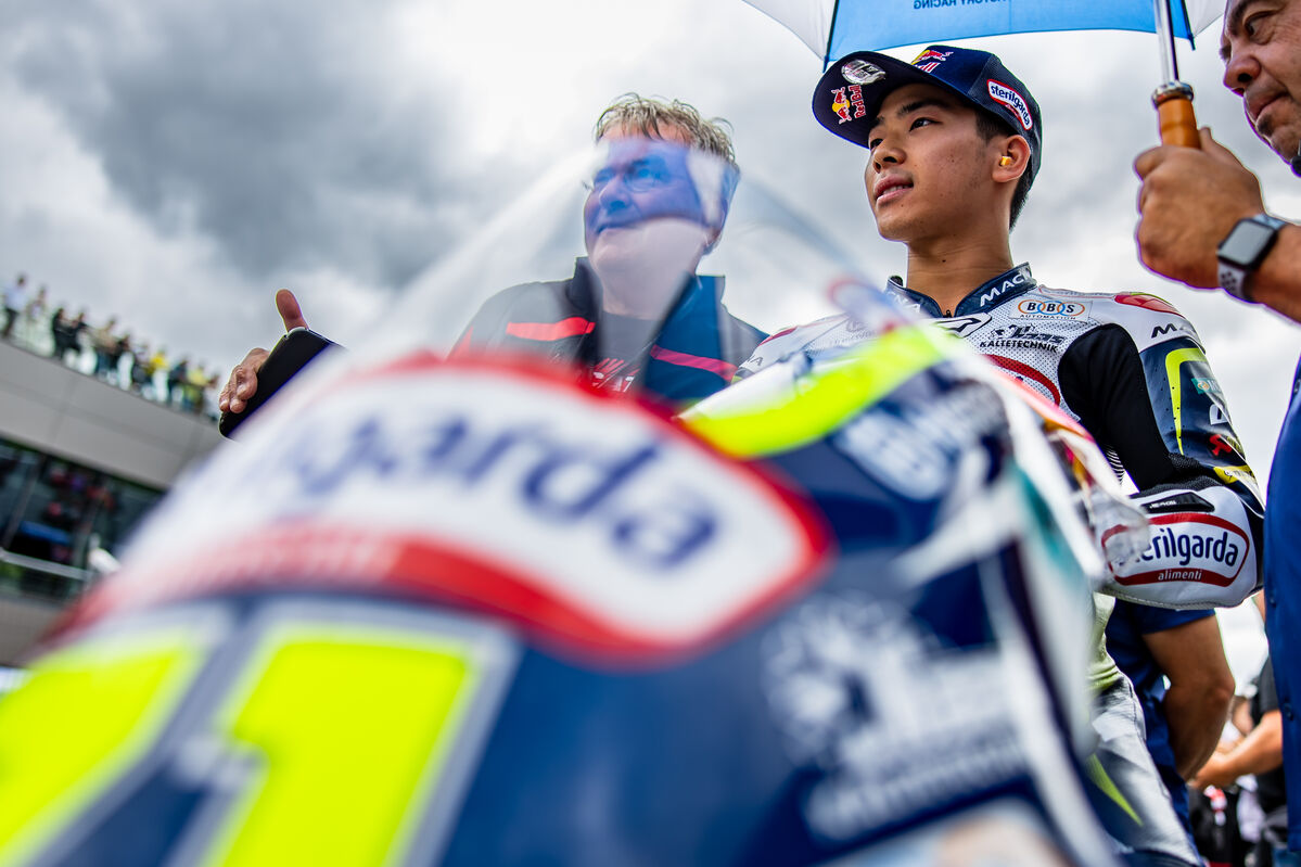 Moto3: O recital de ‘Crazy Boy’ Sasaki na Áustria