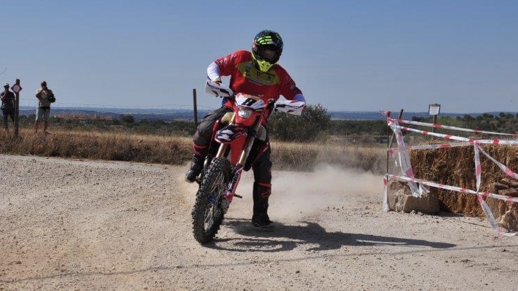 CNTT: 90 pilotos de Motos e Quads na Baja TT Sharish Gin