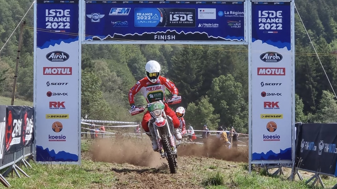 ISDE, 5.º dia: Portugal sobe uma posição no Troféu Mundial, Juniores em 9.º
