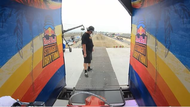 Vídeo Supercross: Conheça a reta do Red Bull Straight Rhythm 2022!