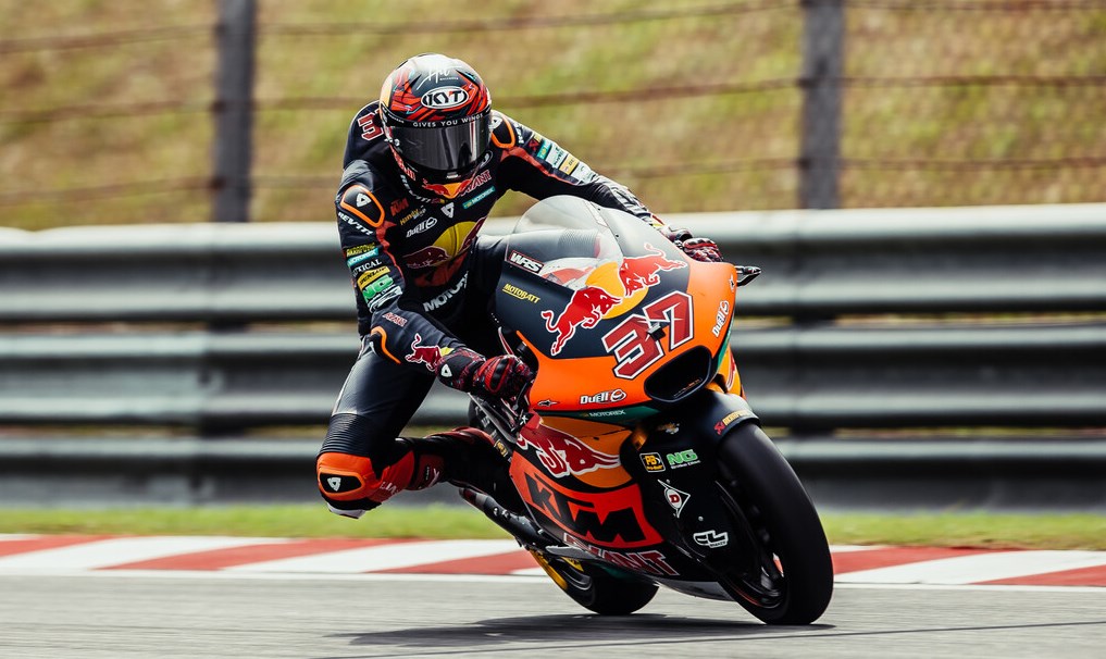 Moto2, Malásia: Augusto Fernandez chega a Valencia em vantagem