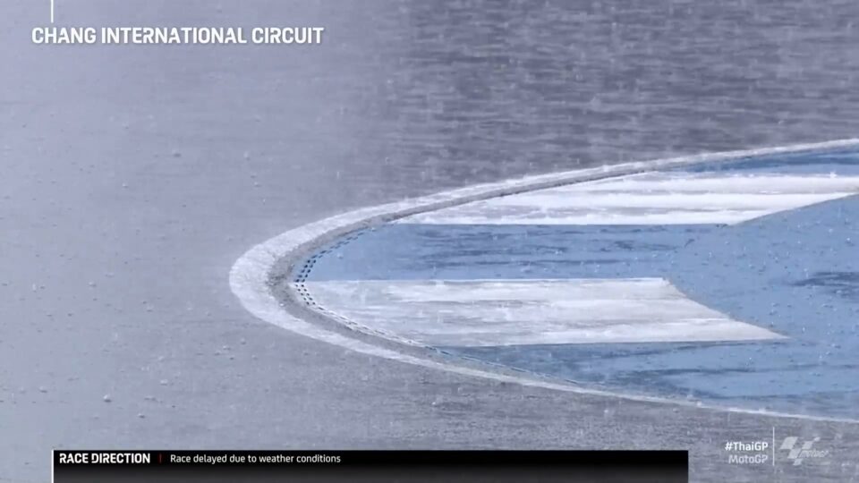 MotoGP, Tailândia: Início de corrida atrasado