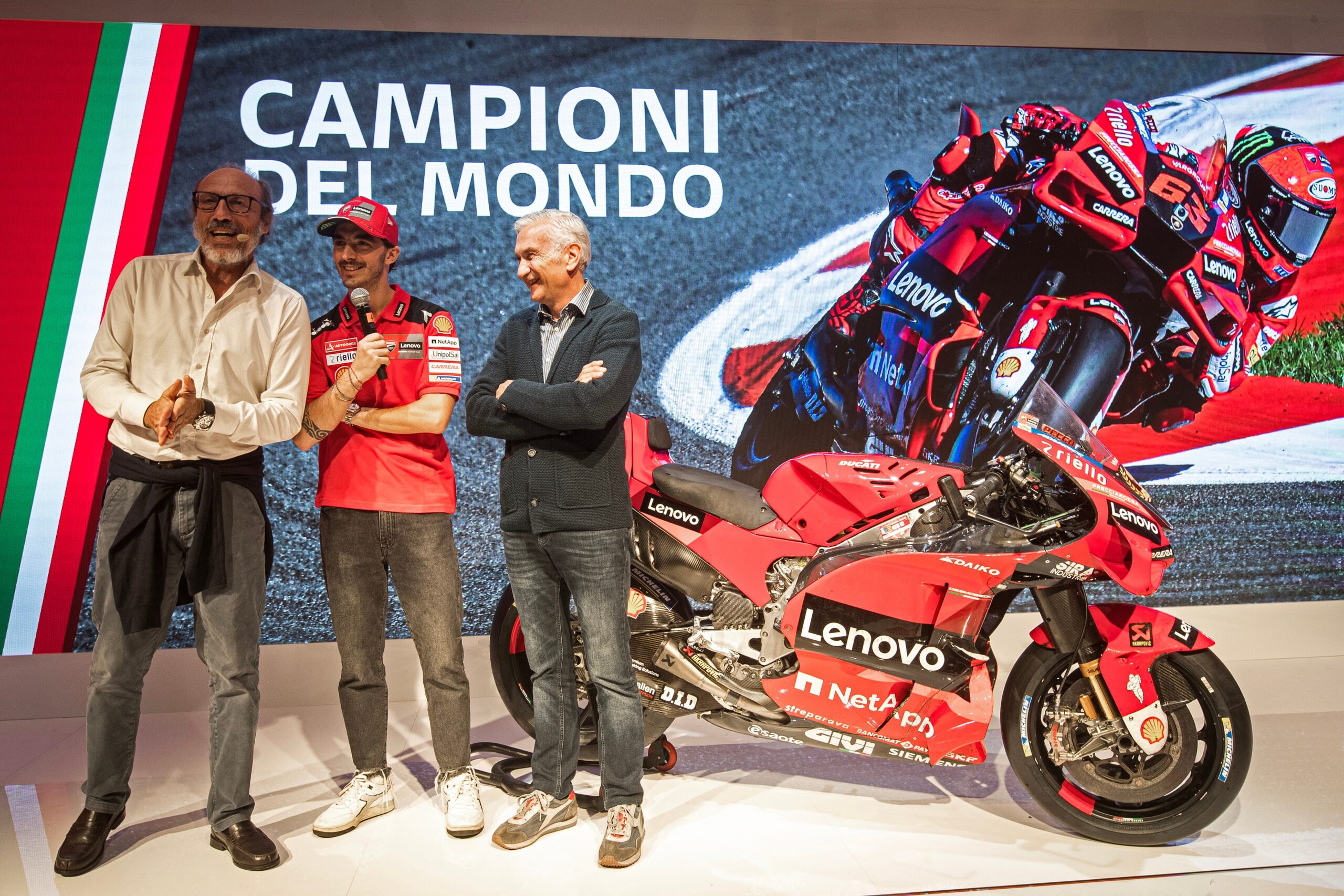 MotoGP: Bagnaia, Quartararo e outros pilotos visitaram EICMA