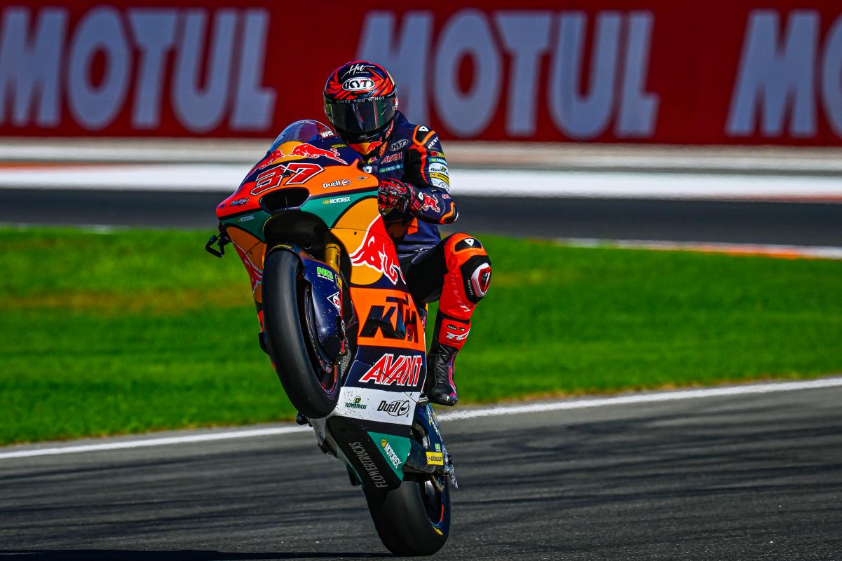 Moto2, Valência, Corrida: Augusto Fernandez coroado Campeão do Mundo