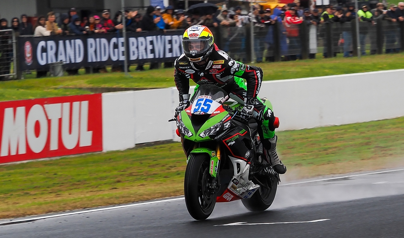 WSSP, Austrália: Montella vence duelo à chuva com Caricasulo