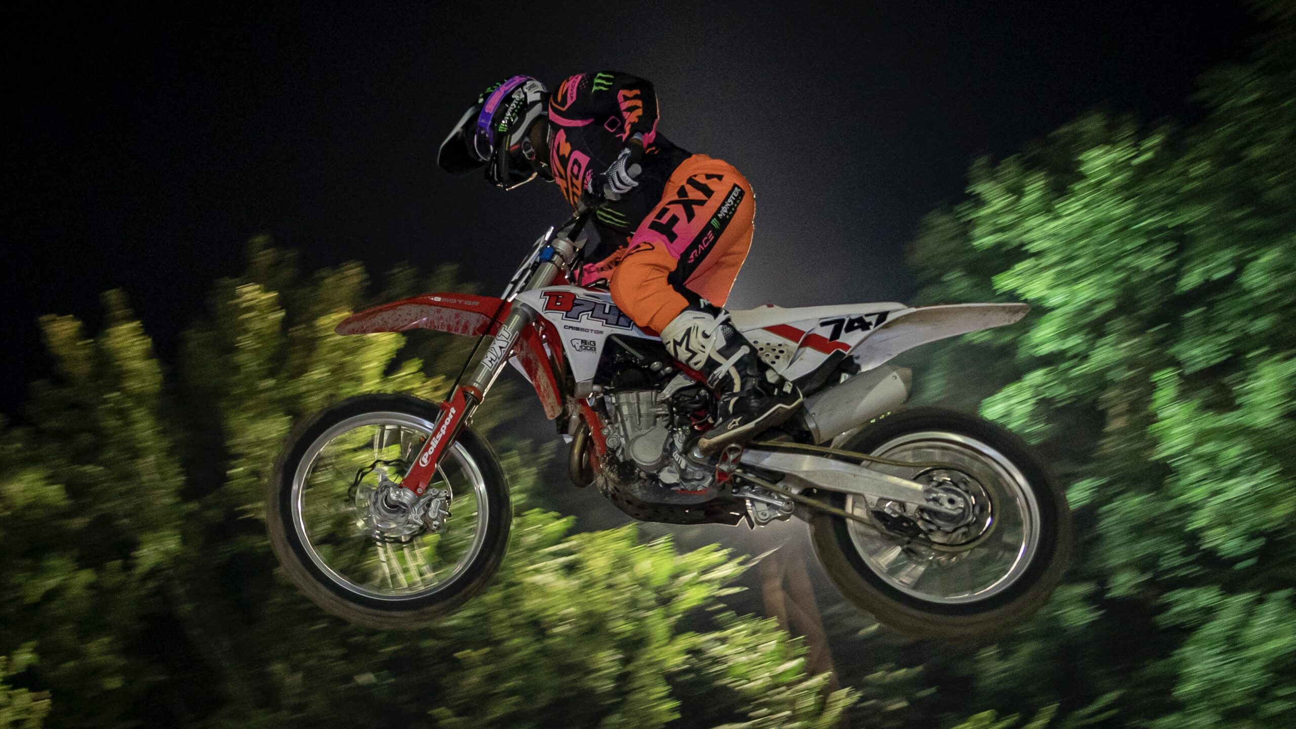 Vídeo Supercross Paris: Assista à corrida de Hugo Basaúla em direto!