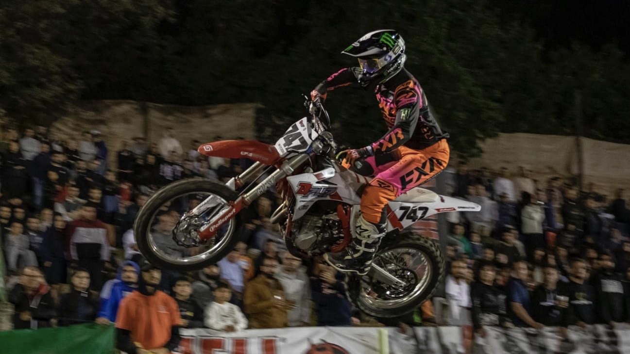 Supercross Paris, 2.º dia, Sprint 1: Hugo Basaúla 13.º em corrida dominada por Ken Roczen