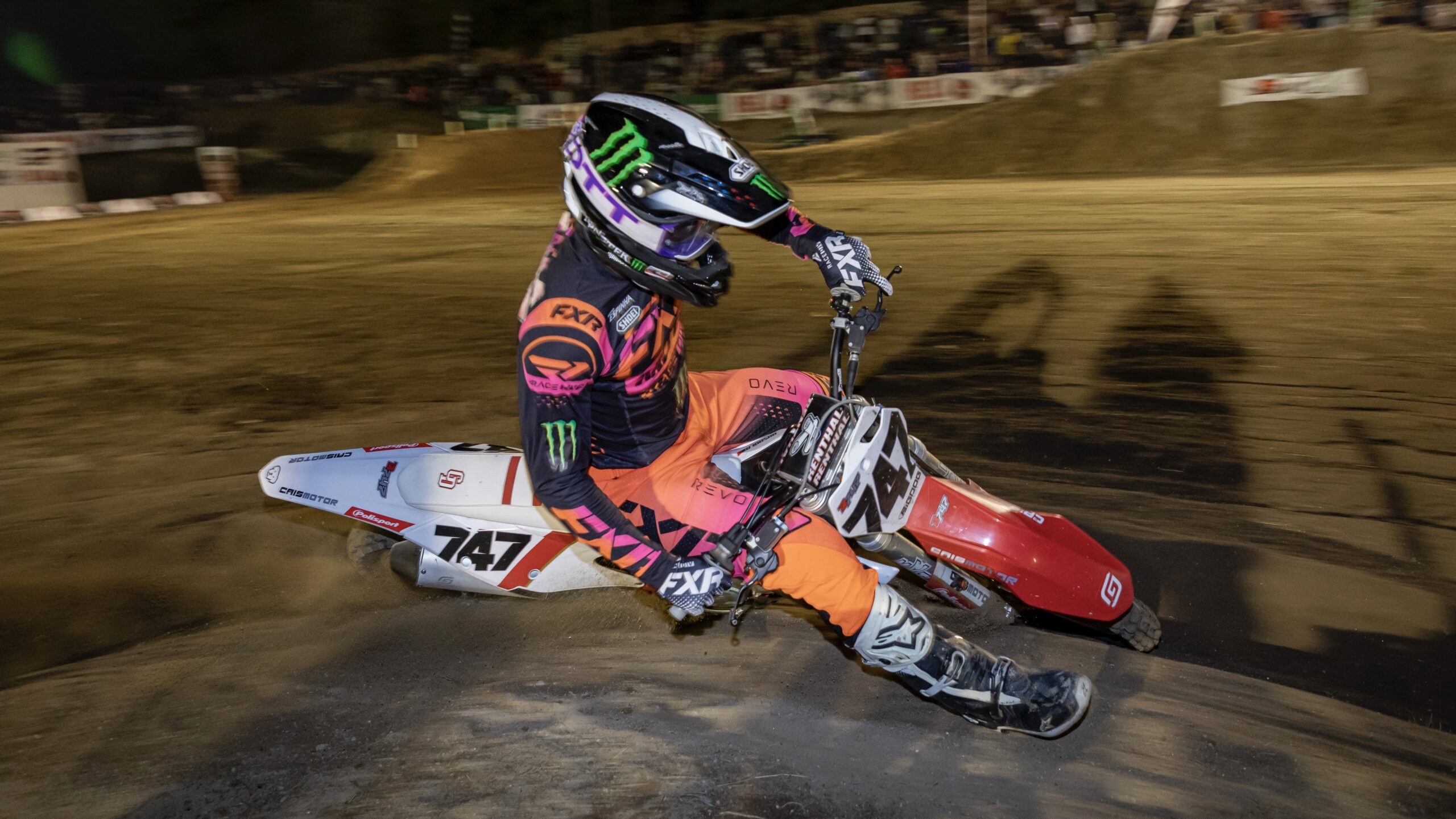 Supercross Paris, 1.º dia, Sprint 2: Roczen bate Tomac, Basaúla 15.º