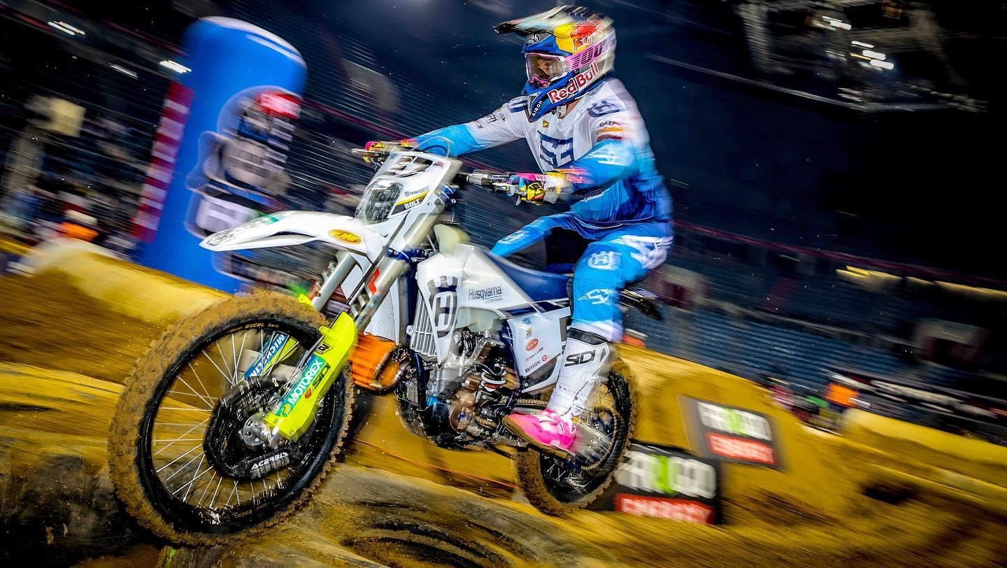 CM SuperEnduro, Polónia:  Domínio absoluto de Bolt, noite difícil para os lusos 