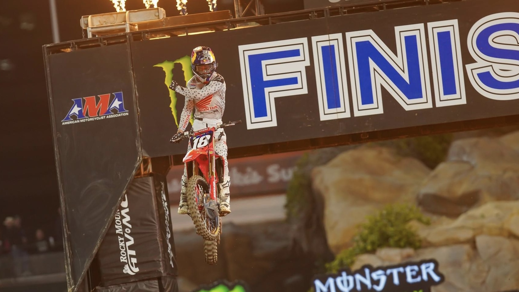 Vídeo AMA Supercross 250, Anaheim I: Jett Lawrence confirma favoritismo