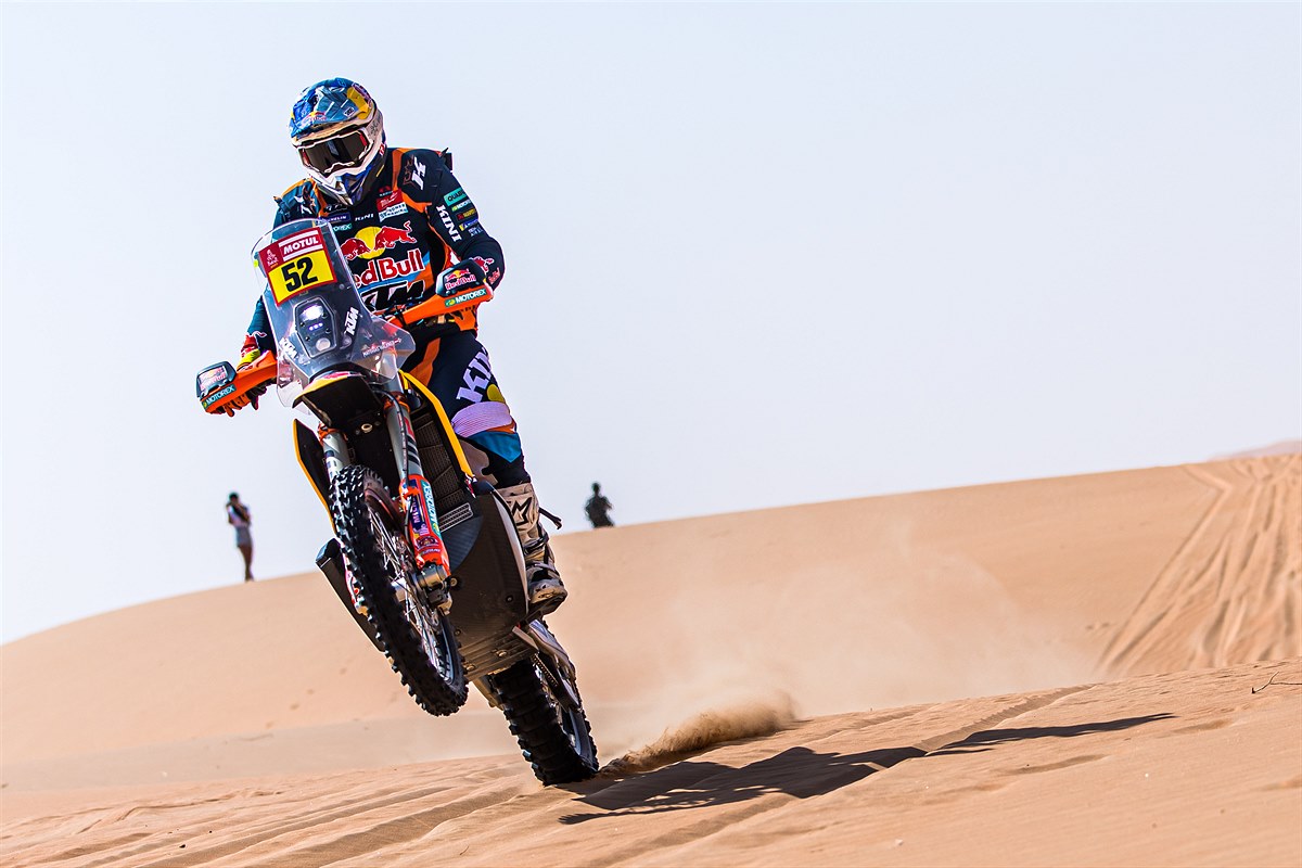 Dakar, Etapa 11, Matthias Walkner, 13.º: “Fiquei preso na areia e demorei a sair”