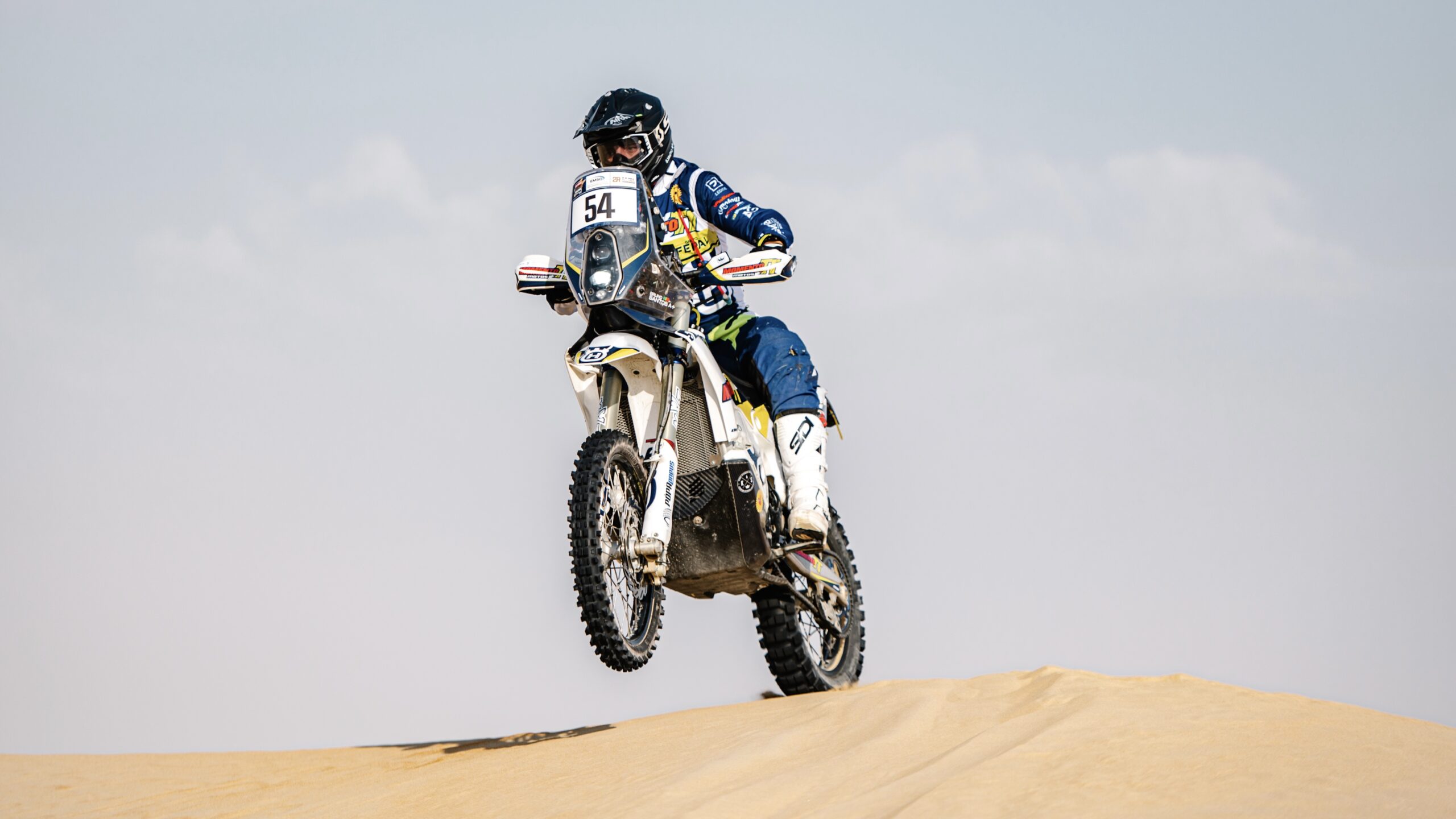 Abu Dhabi Desert Challenge, Etapa 1: Bruno Santos 7.º em Rally2
