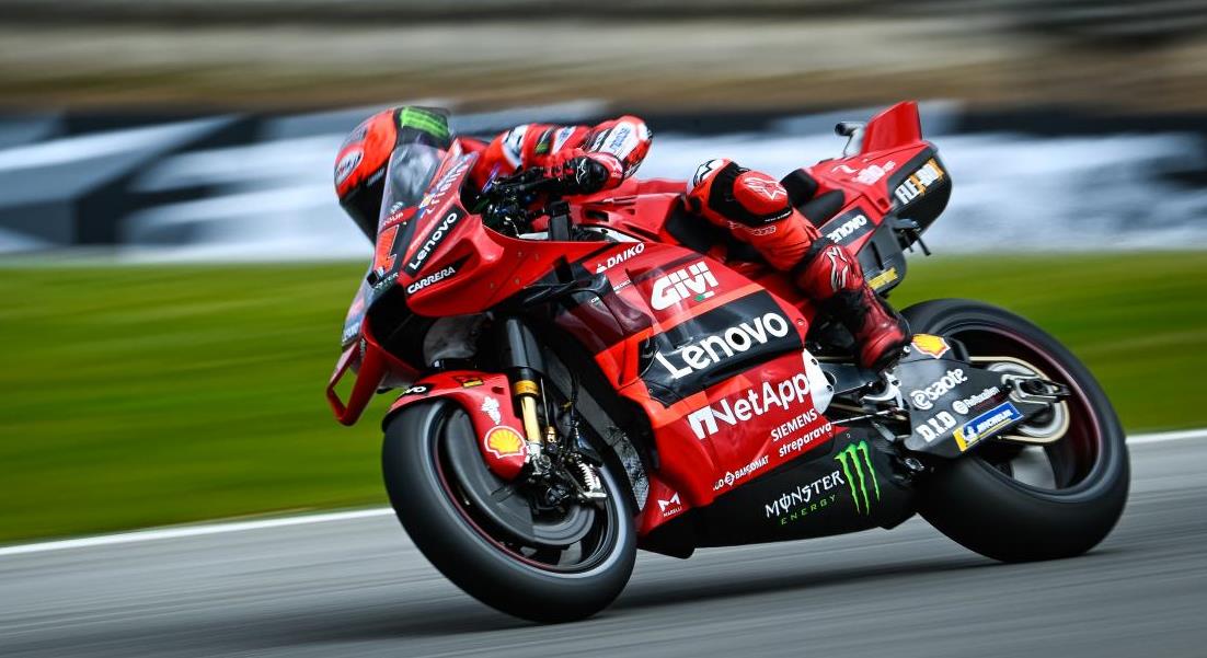 MotoGP, Portugal, Corrida Sprint: Triunfo histórico de Pecco Bagnaia, 7º Oliveira