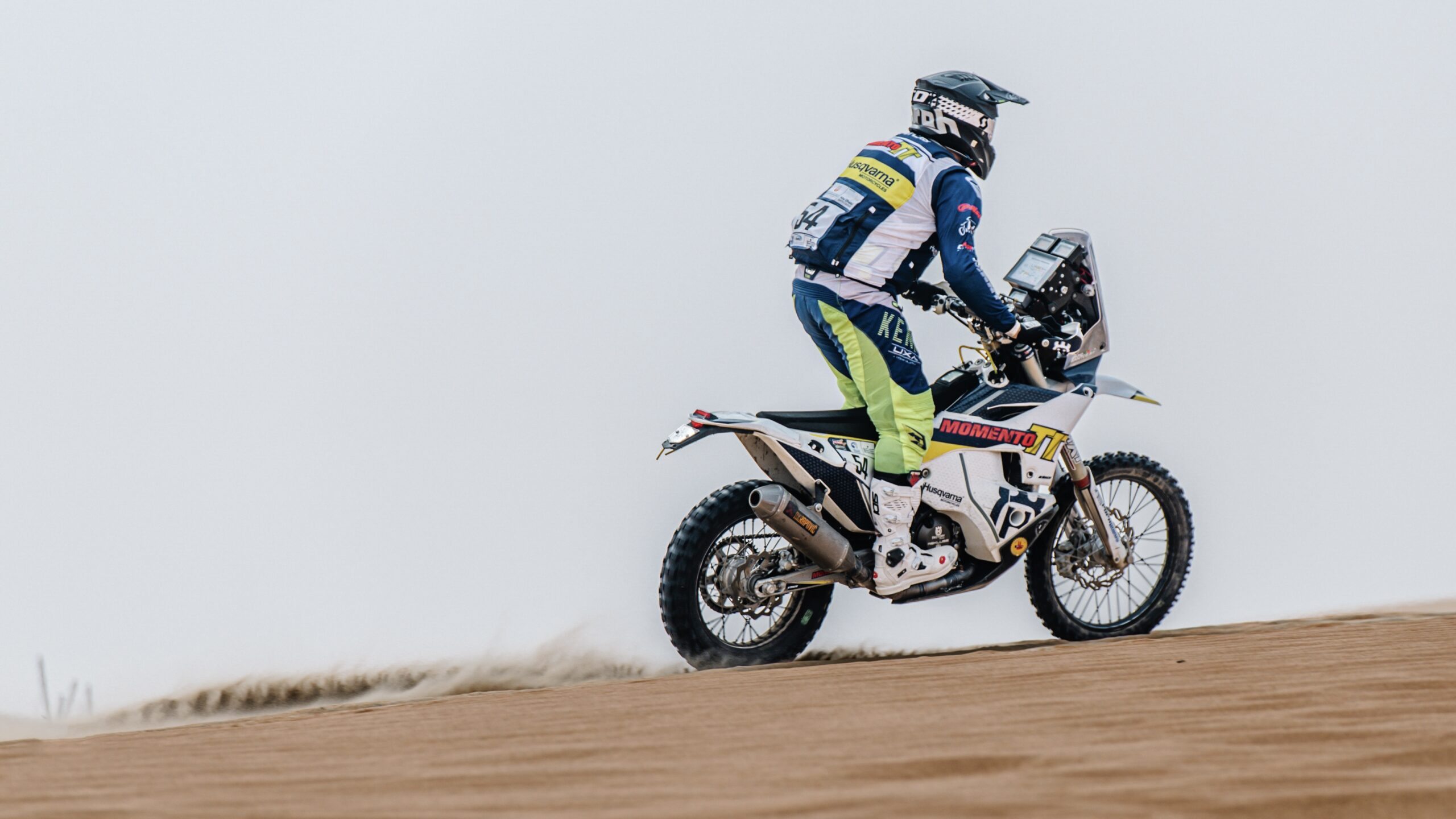 Abu Dhabi Desert Challenge, Etapa 4: Bruno Santos no Top 5 em Rally2
