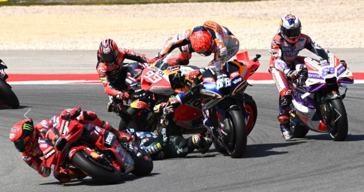 MotoGP, Portugal: Marc Marquez pediu desculpas mas acabou assobiado