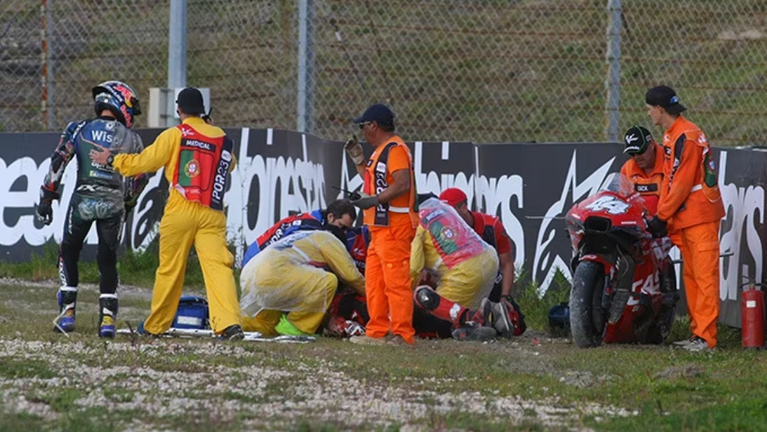 MotoGP: Lesões graves de Pol Espargaró obrigam a paragem longa
